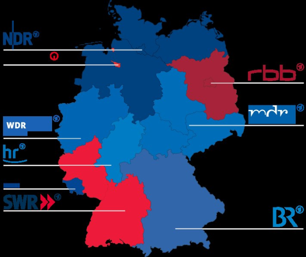 Karte von Deutschland, die die Ergebnisse der Wahl von 2016 nach Bundesländern zeigt, wobei die Bundesländer rot und blau markiert sind und Textangaben die Namen der Kandidaten und das Wahldatum enthalten.