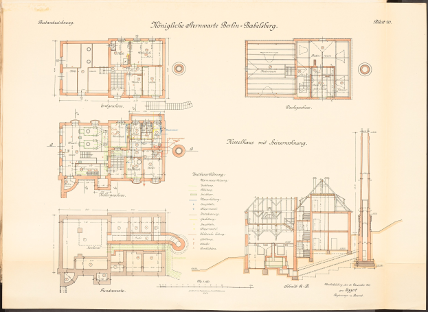 Altes Buch mit detaillierten Architekturplänen und Text zum ursprünglichen Königliche Hermwerk Berlin-Baklberg-Gebäudedesign.