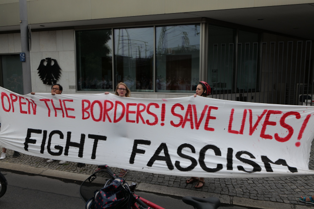 ZDF wirft Musk vor, Jagd auf Migranten und 'Bürgerkrieg' zu fordern