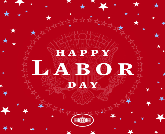 Plakat mit "Happy Labor Day" in fetten weißen Buchstaben auf einem hellroten Hintergrund, umgeben von farbigen Sternen.