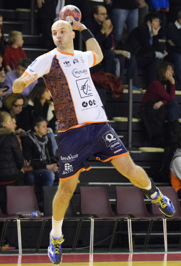 Fuchses Nationalspieler Lichtlein undergoes eine Fu\303\274operation