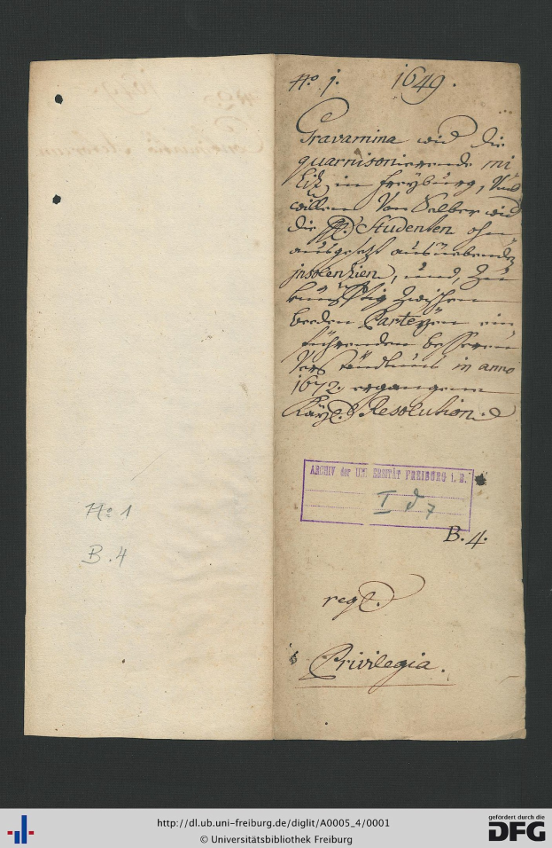 Offenes Buch mit handgeschriebenem Text auf altem Papier, wahrscheinlich ein Dokument der Bundesrepublik Deutschland, mit schwachen Wasserzeichen am Boden.