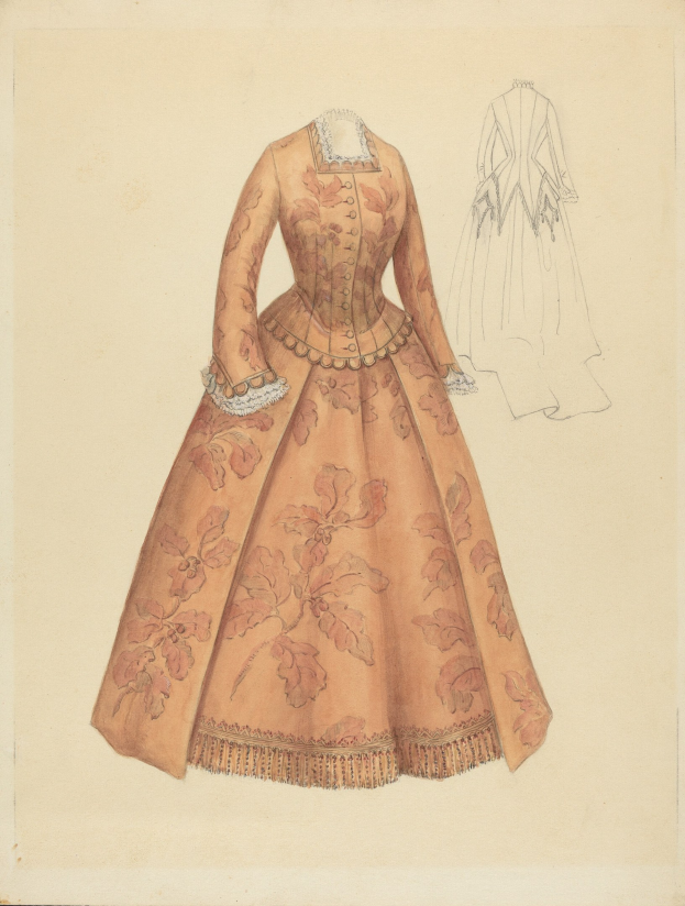Ein detailliertes Zeichnung eines 18. Jahrhundert-Kostüm-Entwurfs mit einem langen Kleid mit hohem Kragen, floral gemustertem Oberteil in Rosa, Lila und Blau und einem bodenlangen Rock mit Spitzenbesatz vor einem hellblauen Hintergrund.